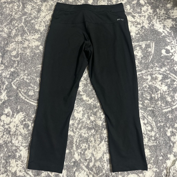 Nike - Picture 4 of 4